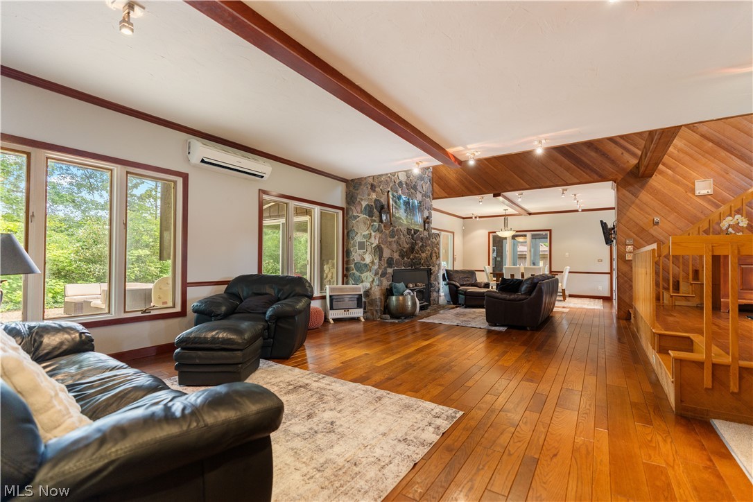 5587 Charleston Road Newton Falls OH 44444
