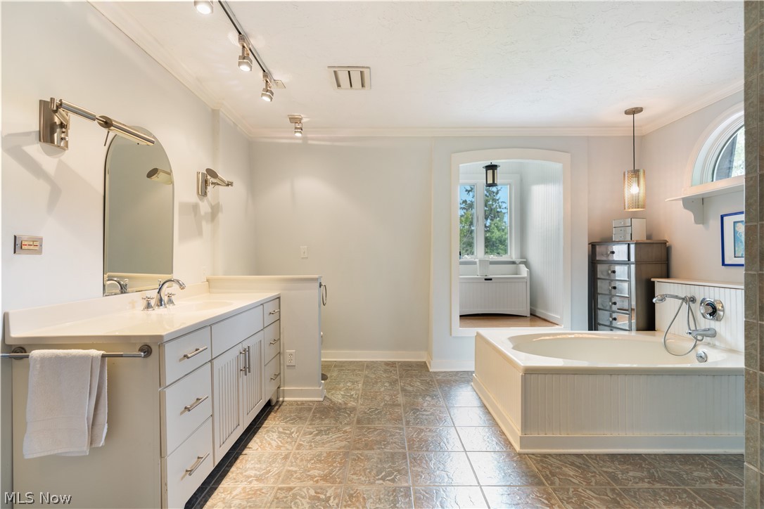 5587 Charleston Road Newton Falls OH 44444