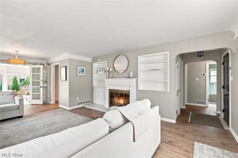 26737 Lake Road Bay Village OH 44140