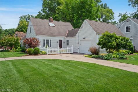 26737 Lake Road Bay Village OH 44140