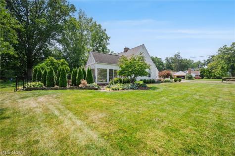 26737 Lake Road Bay Village OH 44140