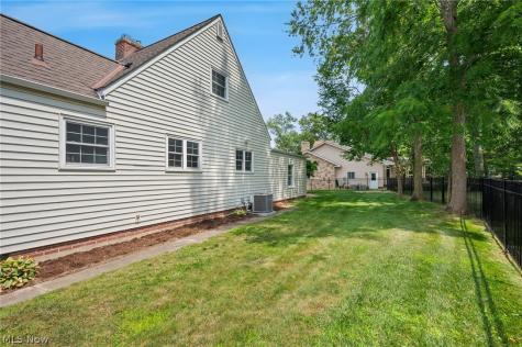 26737 Lake Road Bay Village OH 44140