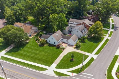 26737 Lake Road Bay Village OH 44140