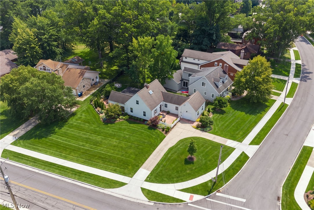 26737 Lake Road Bay Village OH 44140