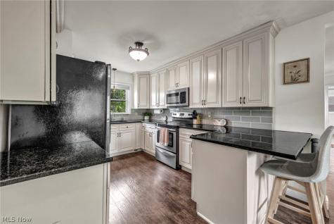 7973 Skyline Drive Broadview Heights OH 44147