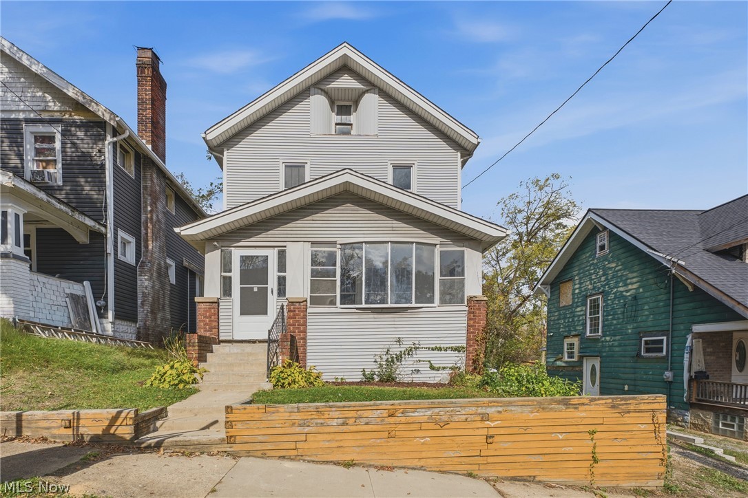 671 Russell Avenue Akron OH 44307