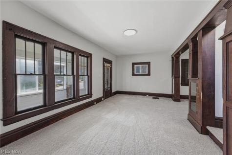 671 Russell Avenue Akron OH 44307
