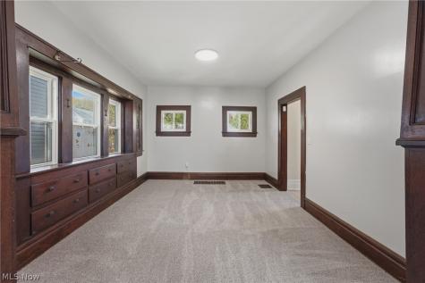 671 Russell Avenue Akron OH 44307