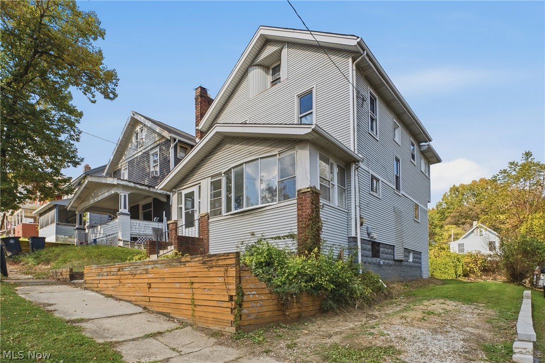 671 Russell Avenue Akron OH 44307