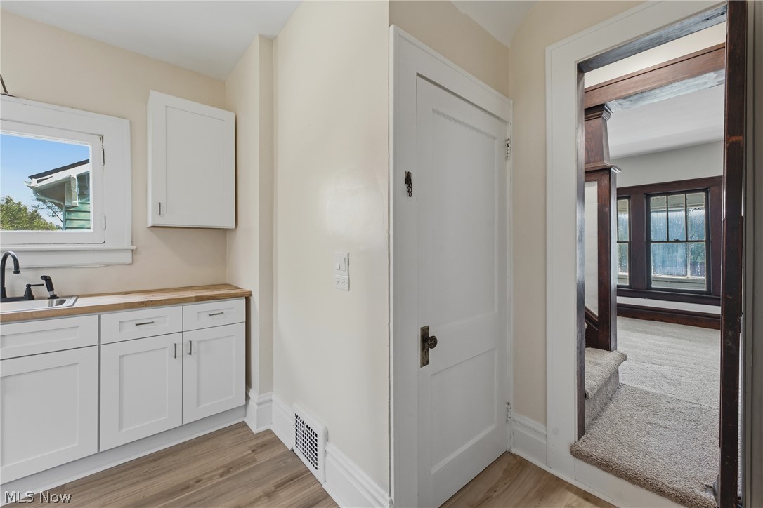 671 Russell Avenue Akron OH 44307