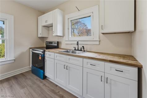 671 Russell Avenue Akron OH 44307
