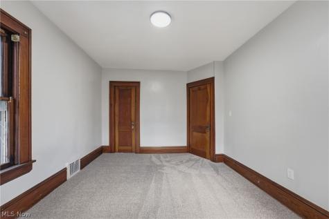 671 Russell Avenue Akron OH 44307