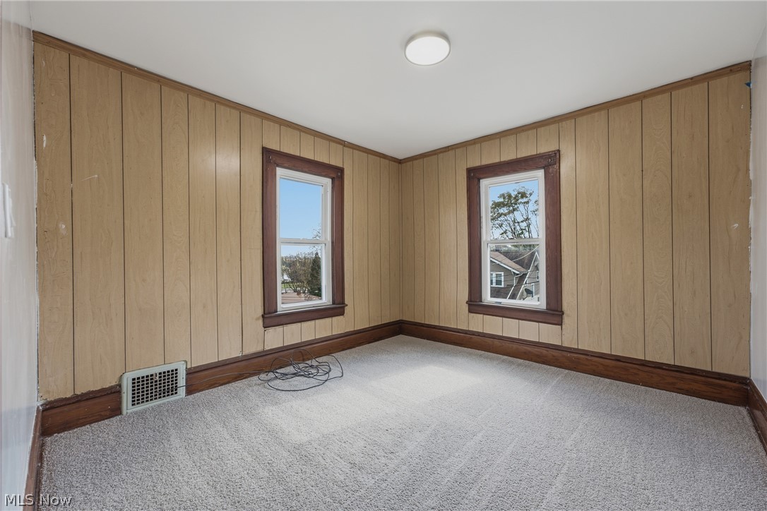 671 Russell Avenue Akron OH 44307