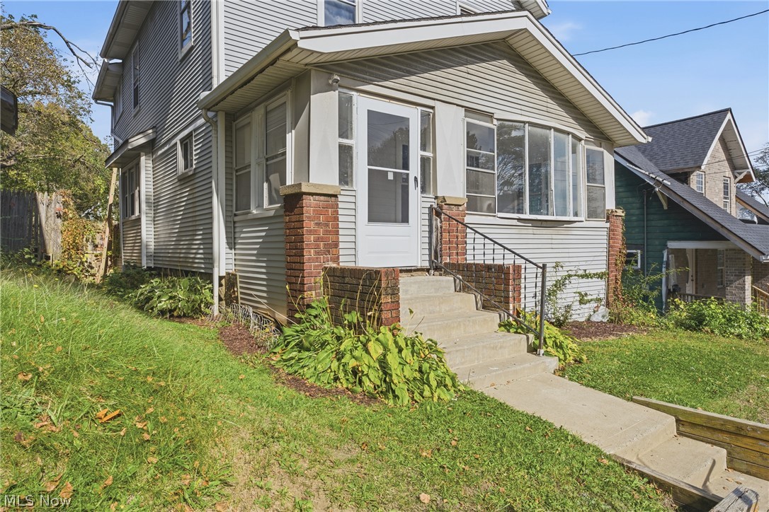 671 Russell Avenue Akron OH 44307