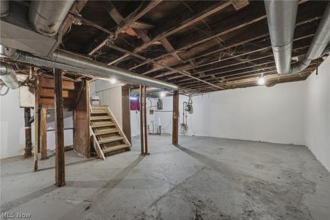671 Russell Avenue Akron OH 44307