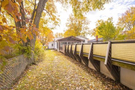 148 Meadow Circle Berea OH 44017