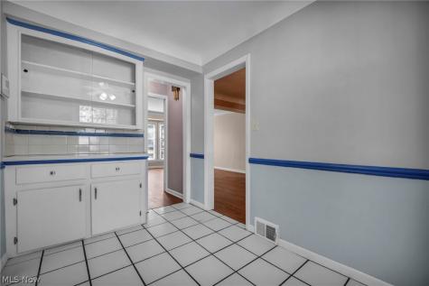 17429 Scottsdale Boulevard Shaker Heights OH 44120