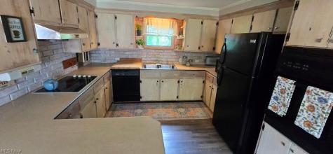 116 Pleasant Street Wellington OH 44090