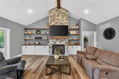 4724 Braxton Lane Wooster OH 44691