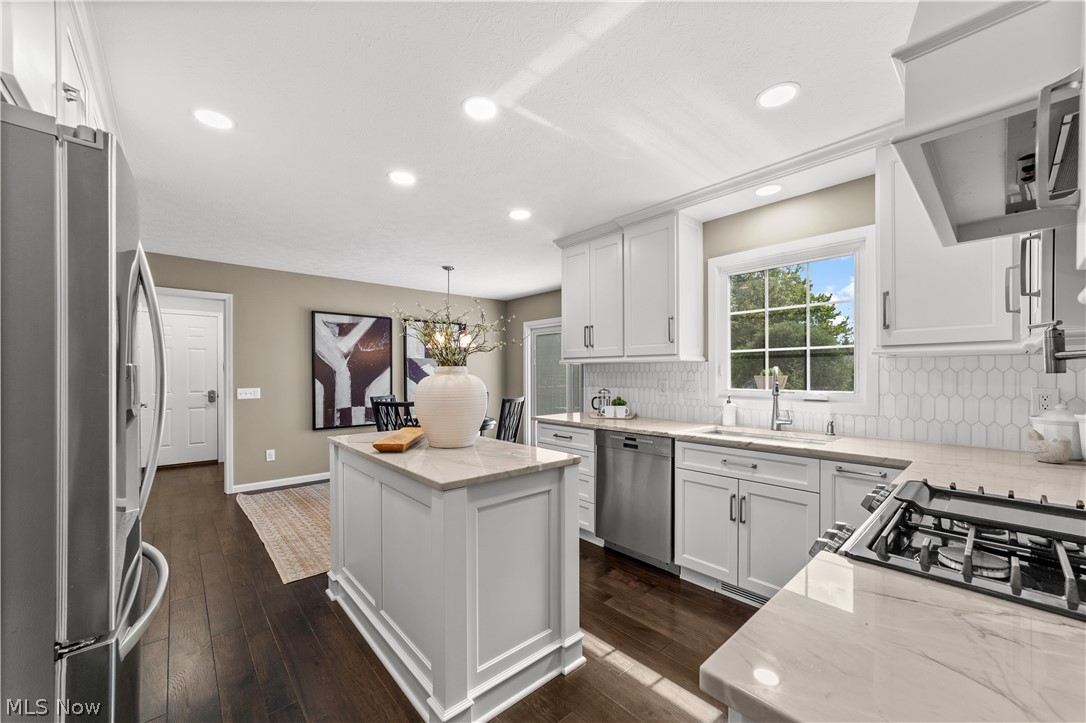 10187 Versailles Drive Strongsville OH 44136