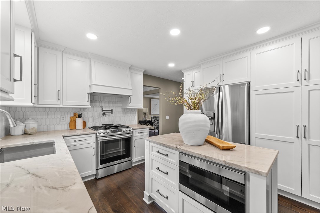 10187 Versailles Drive Strongsville OH 44136
