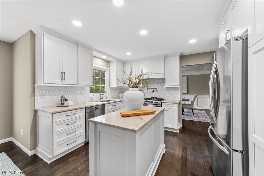 10187 Versailles Drive Strongsville OH 44136