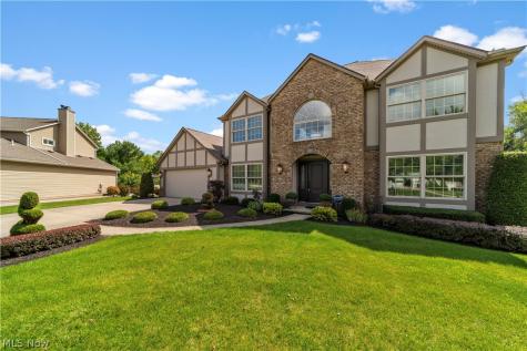 10187 Versailles Drive Strongsville OH 44136