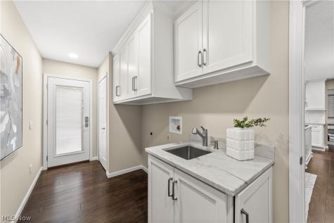 10187 Versailles Drive Strongsville OH 44136