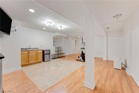 38595 Flanders Drive Solon OH 44139