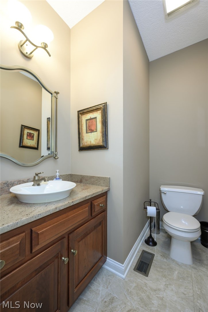 4966 Abbey Church Avenue NW Canton OH 44718