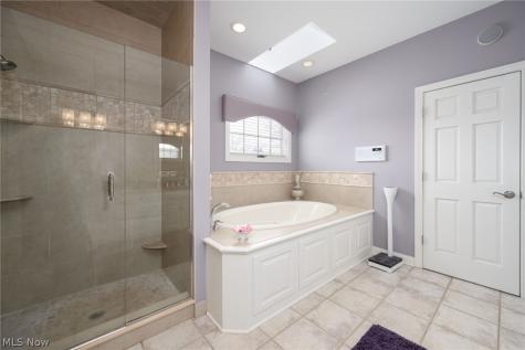 4966 Abbey Church Avenue NW Canton OH 44718