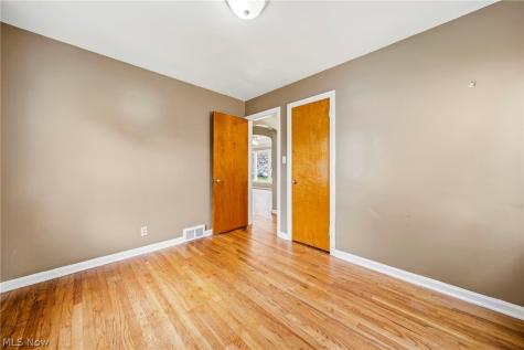 1081 Argonne Road South Euclid OH 44121