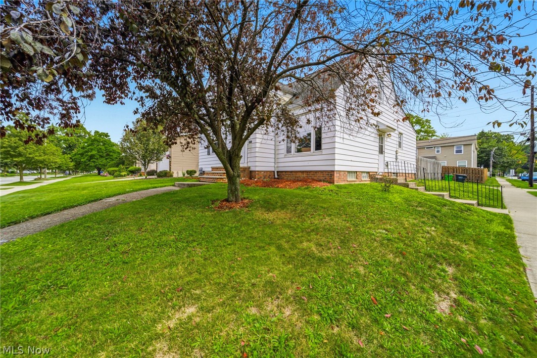 1081 Argonne Road South Euclid OH 44121