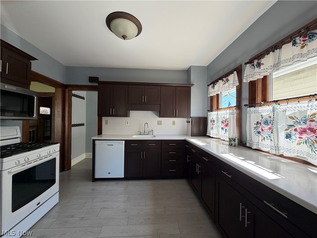 1370 Mathews Avenue Lakewood OH 44107