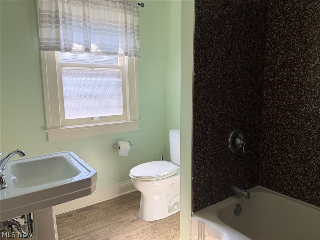 1370 Mathews Avenue Lakewood OH 44107