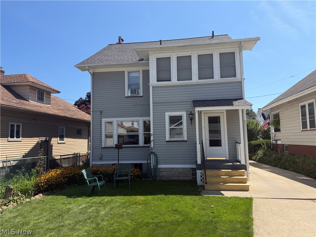 1370 Mathews Avenue Lakewood OH 44107