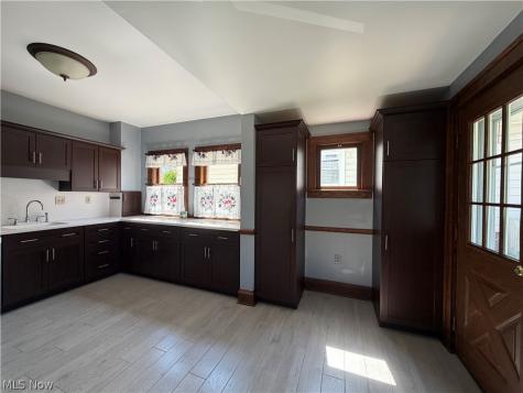 1370 Mathews Avenue Lakewood OH 44107