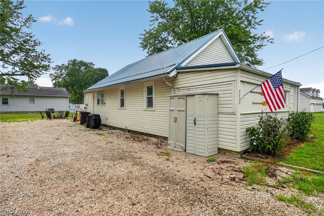 7223 Kenmore Avenue North Kingsville OH 44068
