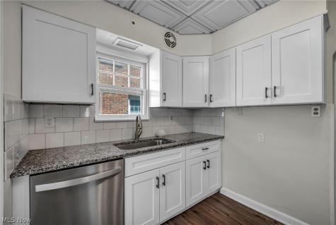334 E 197 Street Euclid OH 44119