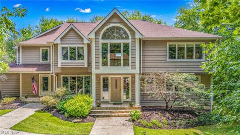 150 Sterncrest Drive Moreland Hills OH 44022