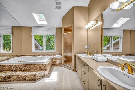 150 Sterncrest Drive Moreland Hills OH 44022