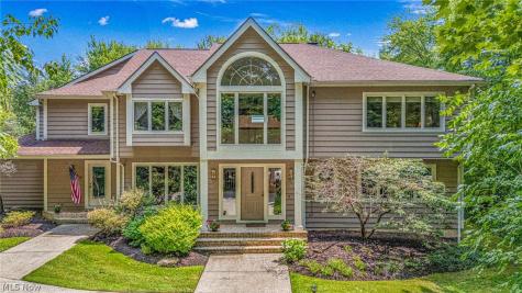 150 Sterncrest Drive Moreland Hills OH 44022