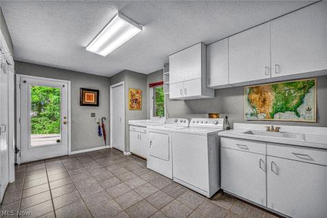 150 Sterncrest Drive Moreland Hills OH 44022