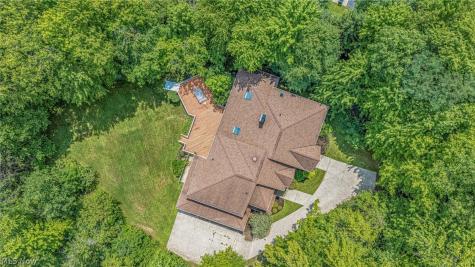 150 Sterncrest Drive Moreland Hills OH 44022