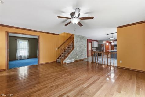 9473 Whalers Cove Mentor OH 44060