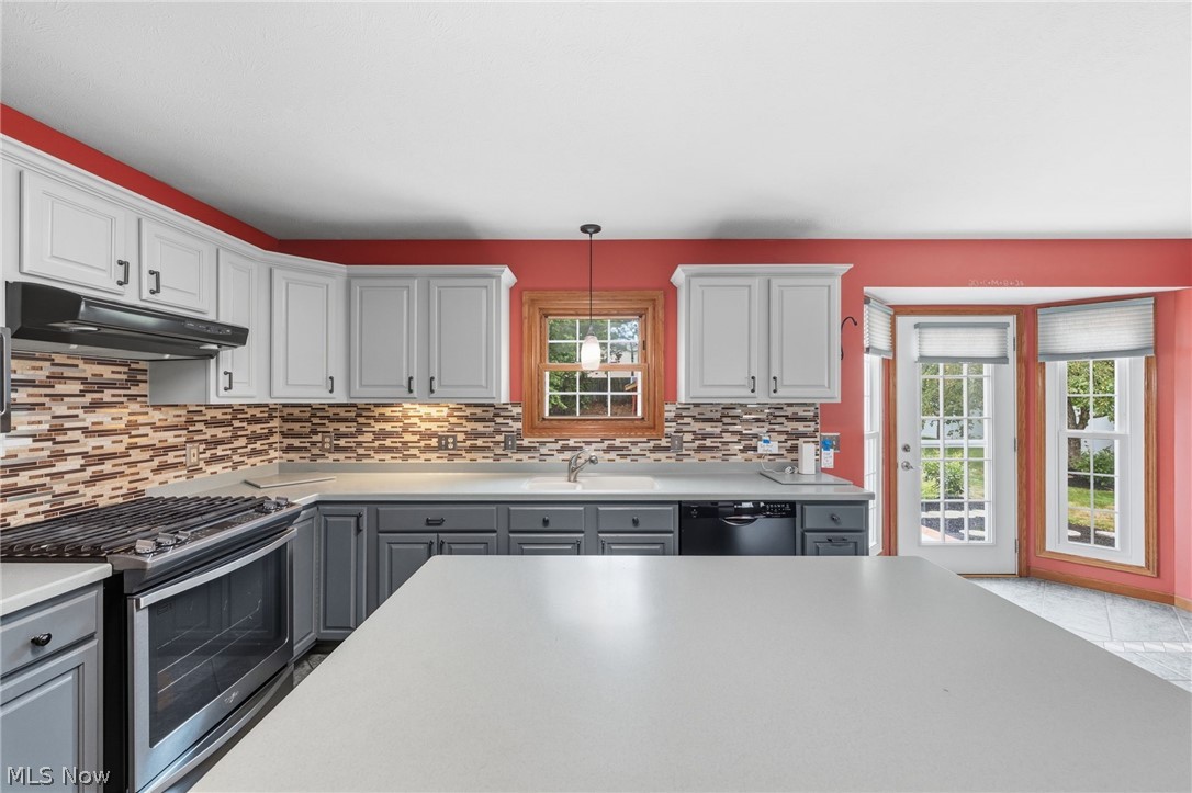 9473 Whalers Cove Mentor OH 44060