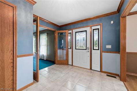 9473 Whalers Cove Mentor OH 44060