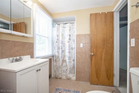 2374 Traymore Road University Heights OH 44118