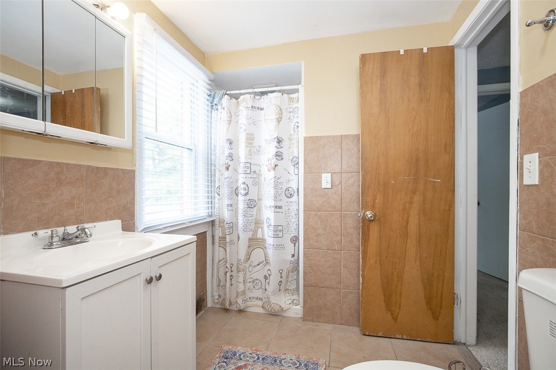 2374 Traymore Road University Heights OH 44118