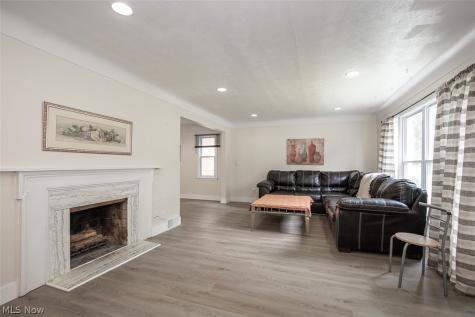 2374 Traymore Road University Heights OH 44118